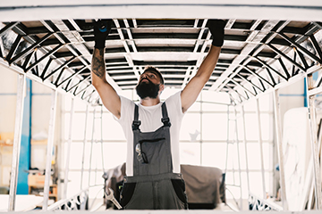 Aftermarket Cloud-Automotive: Bus Manufacturer Grows 4x Parts Sales By Adopting Commerce for Manufacturing